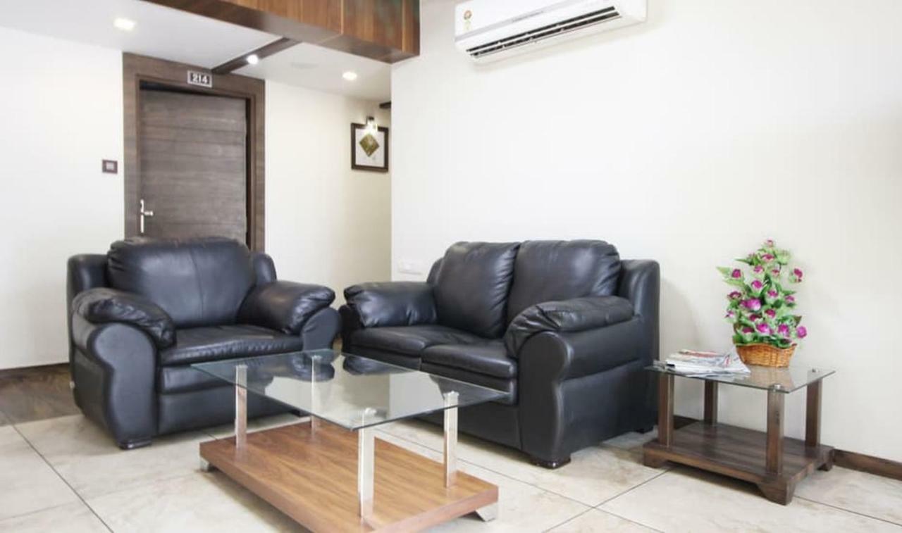 Hotel Aaram Orchard Ahmedabad Luaran gambar