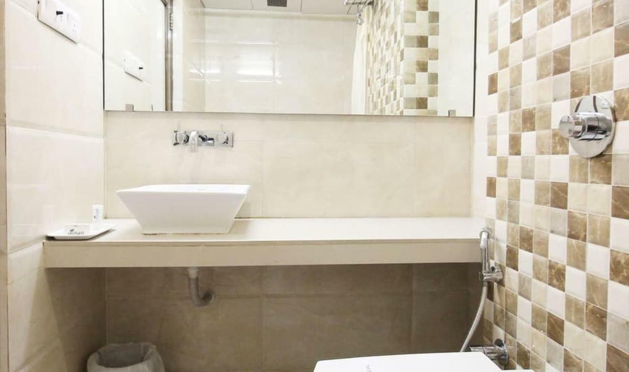 Hotel Aaram Orchard Ahmedabad Luaran gambar