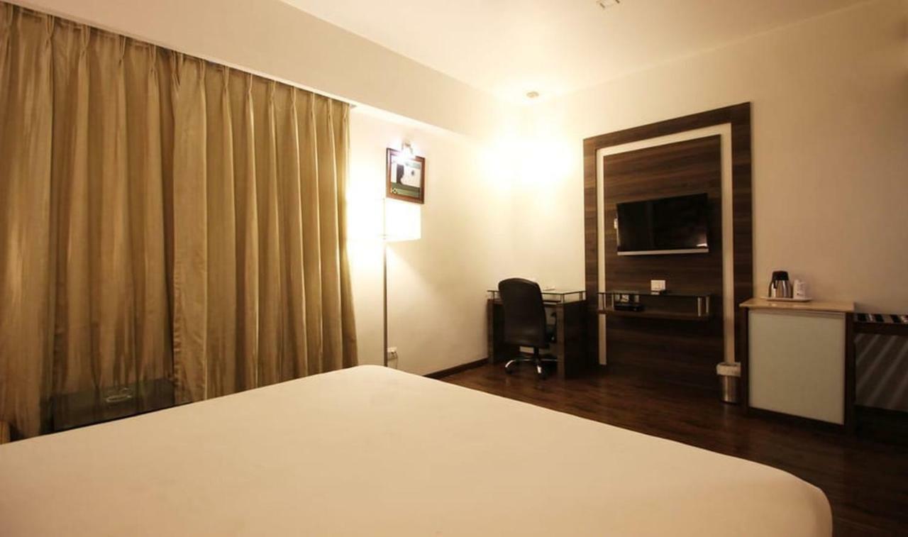 Hotel Aaram Orchard Ahmedabad Luaran gambar