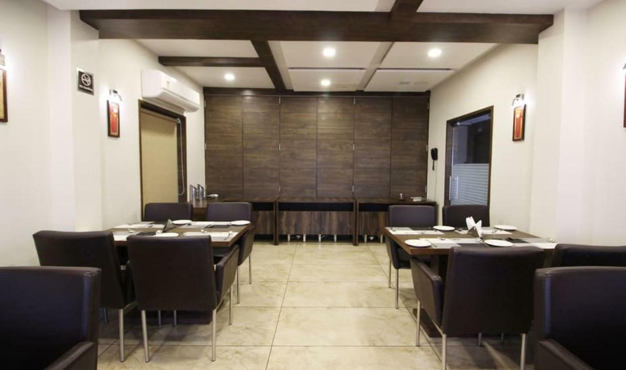 Hotel Aaram Orchard Ahmedabad Luaran gambar